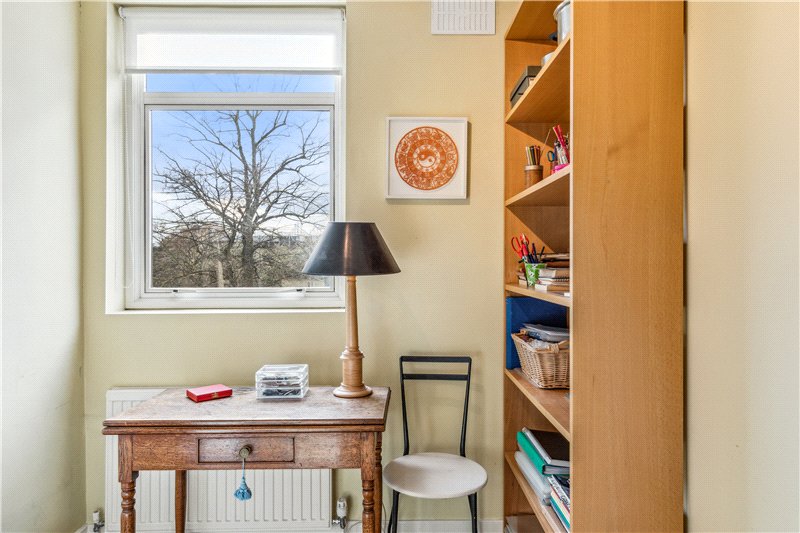 Bedroom 3/Study